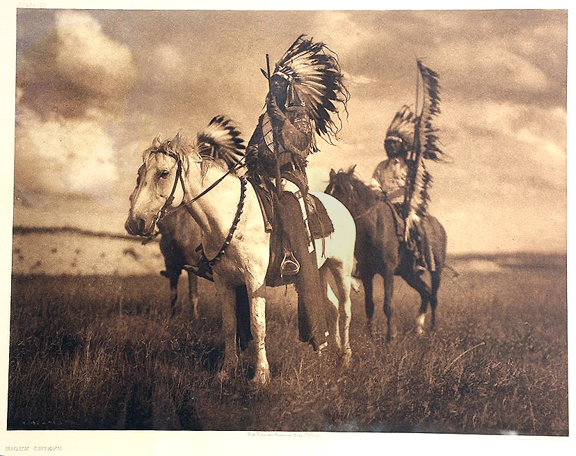 EDWARD CURTIS SIOUX CHIEFS GRAVURE DAVID HOWARD TRIBAL ART