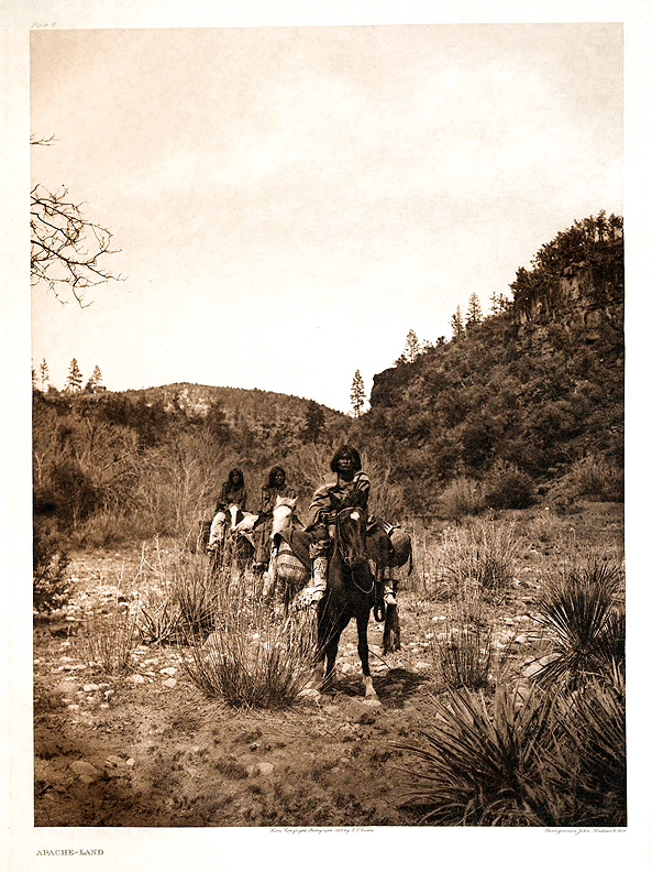 EDWARD CURTIS APACHE LAND GRAVURE DAVID HOWARD TRIBAL ART