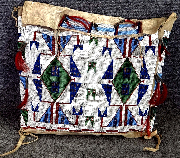 SIOUX POSSIBLE BAG DAVID HOWARD TRIBAL ART