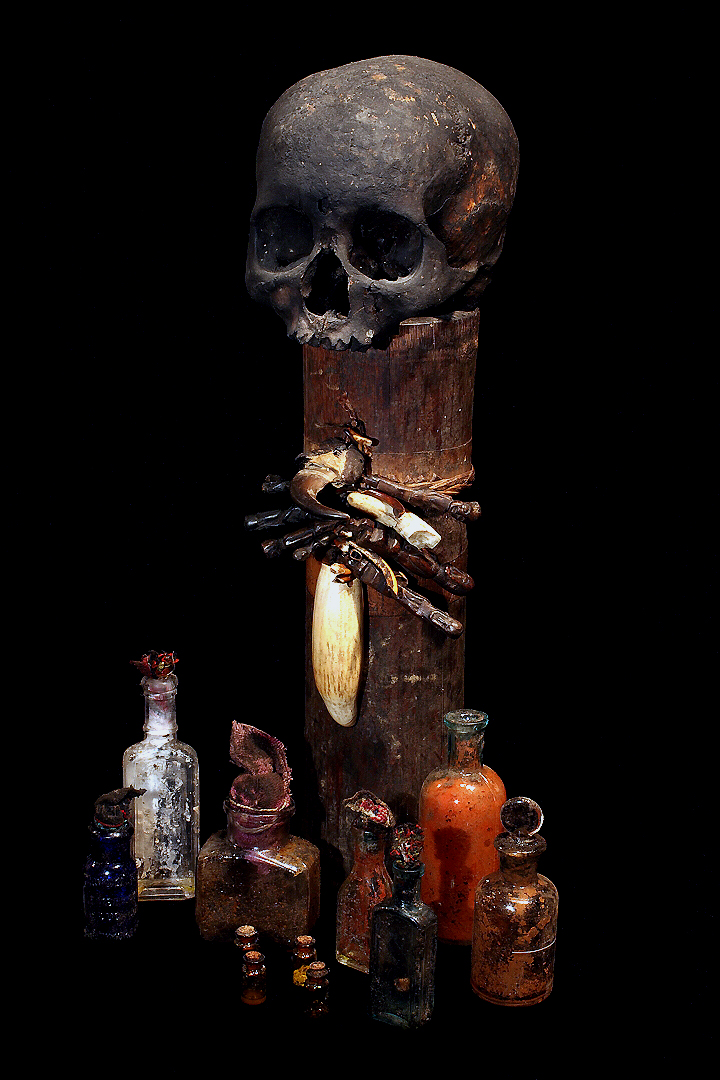 DAYAK HUMAN CHILS' TROPHY SKULL MAGIC MEDICINE BOX